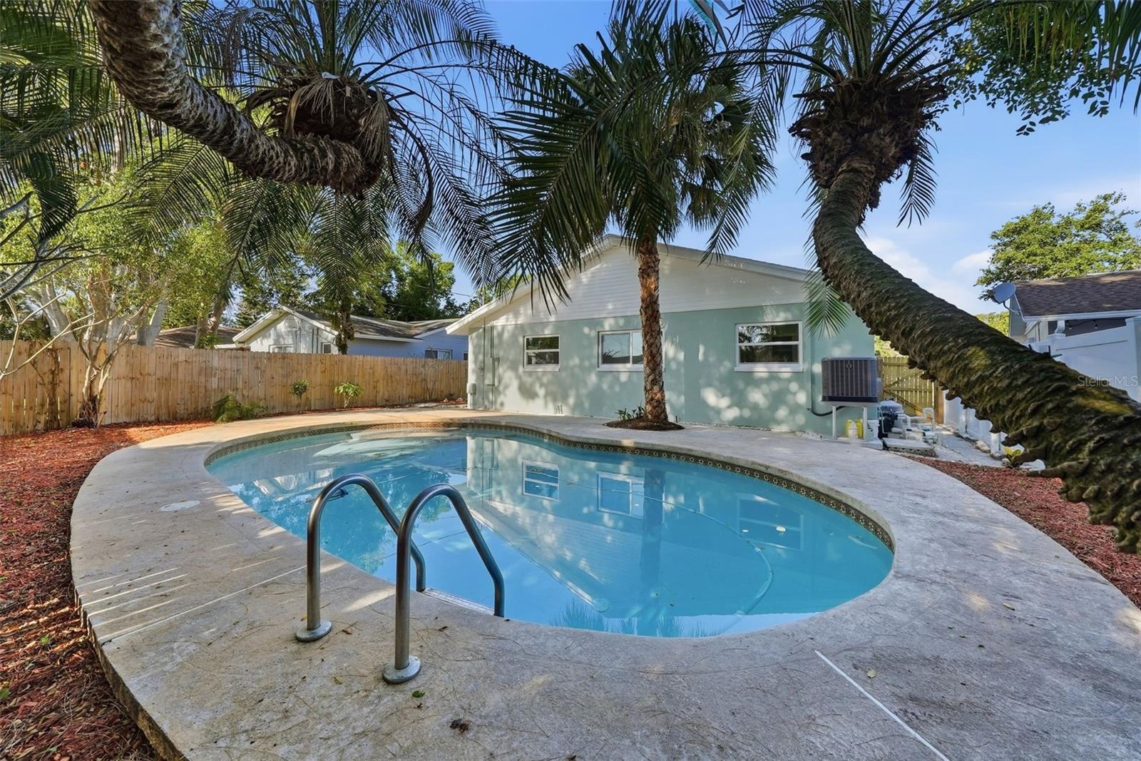 5611 VENETIAN BLVD NE, ST PETERSBURG, FL, 33703