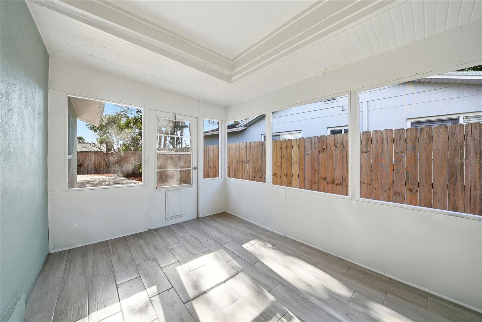 5611 VENETIAN BLVD NE, ST PETERSBURG, FL, 33703