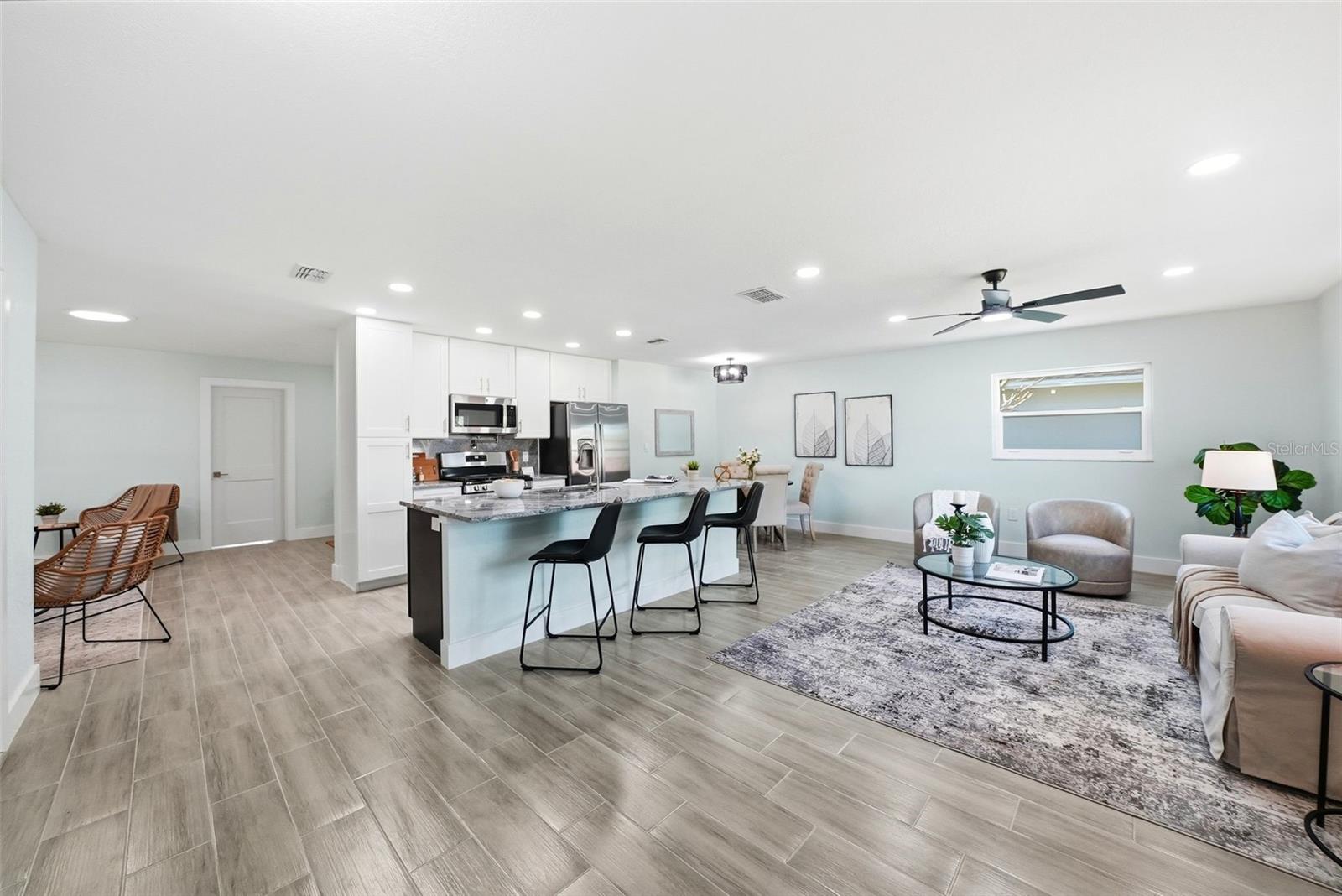 5611 VENETIAN BLVD NE, ST PETERSBURG, FL, 33703