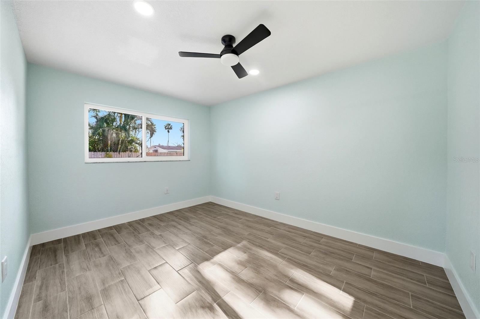 5611 VENETIAN BLVD NE, ST PETERSBURG, FL, 33703