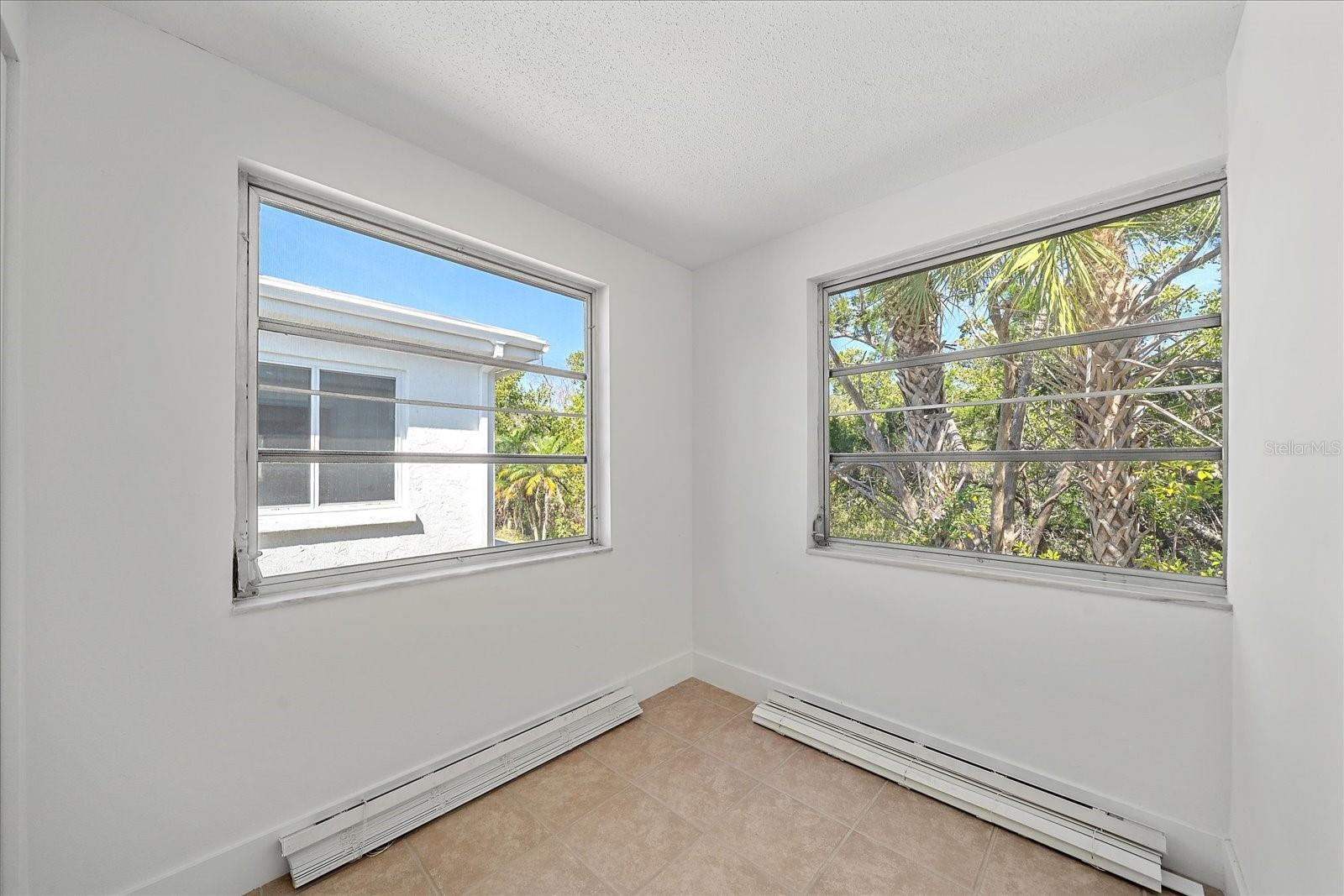 597 SPANISH DR N #12, LONGBOAT KEY, FL, 34228