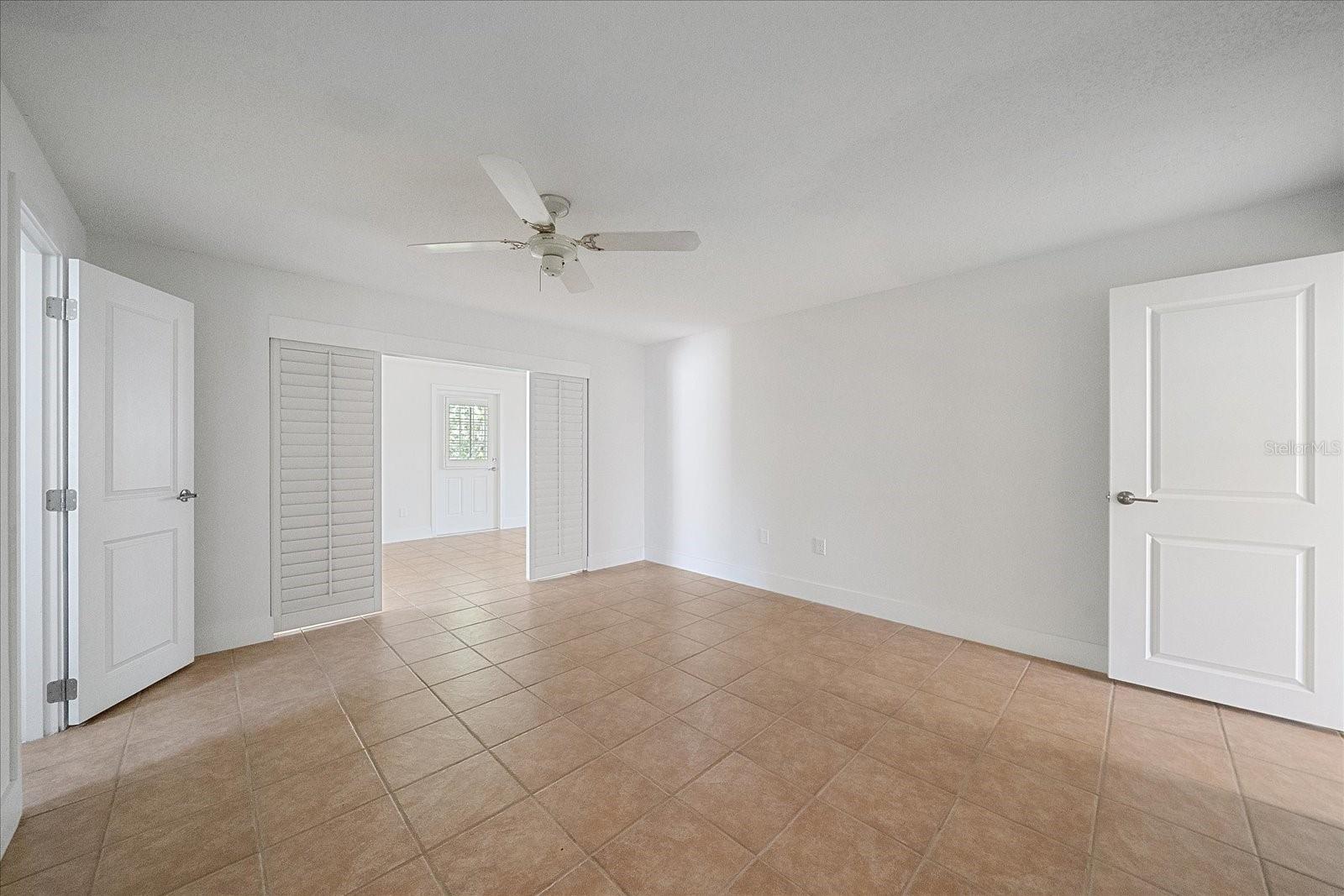 597 SPANISH DR N #12, LONGBOAT KEY, FL, 34228