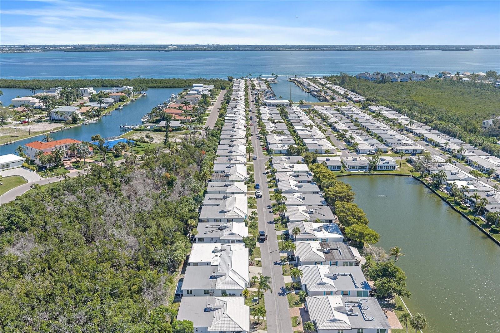 597 SPANISH DR N #12, LONGBOAT KEY, FL, 34228