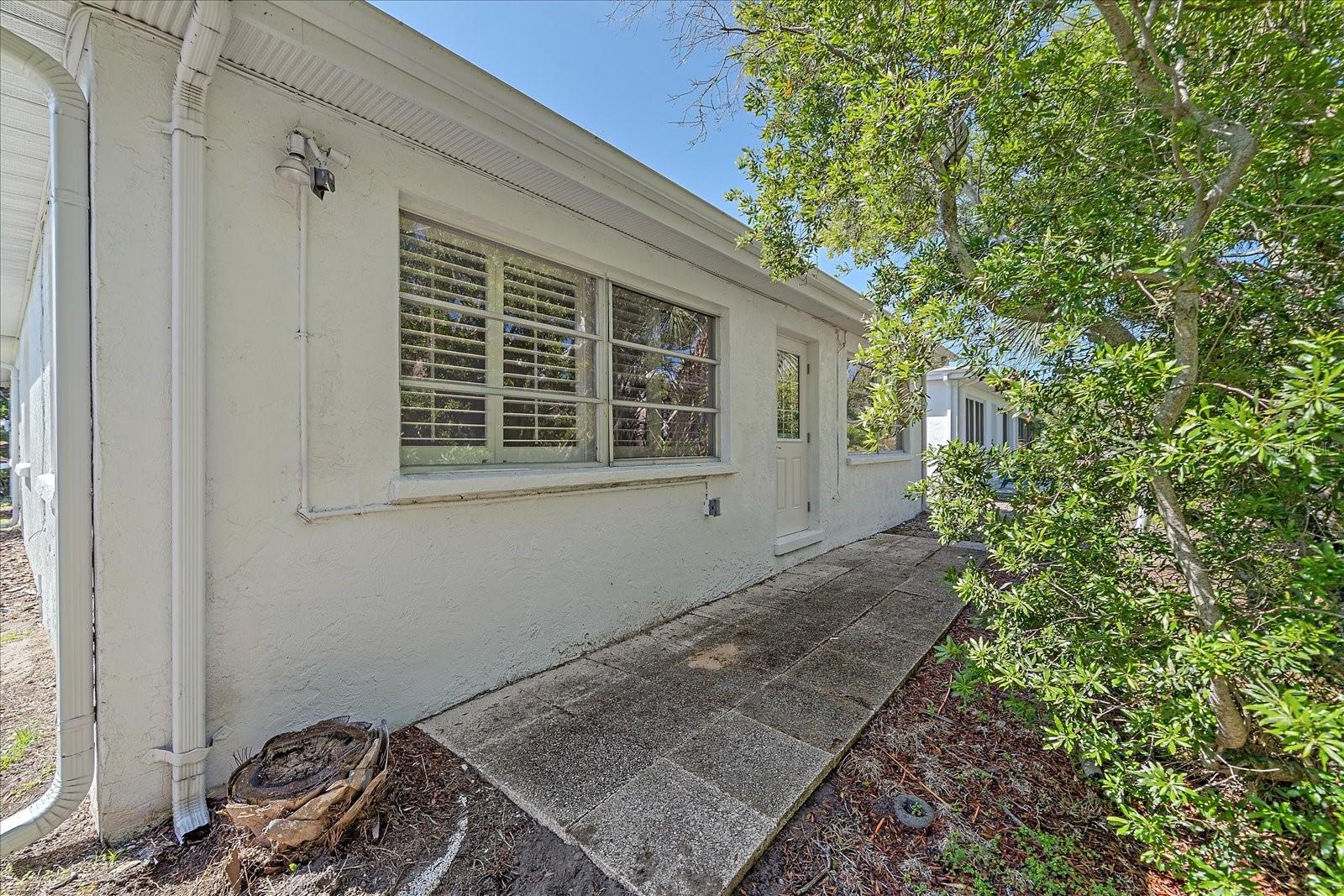 597 SPANISH DR N #12, LONGBOAT KEY, FL, 34228