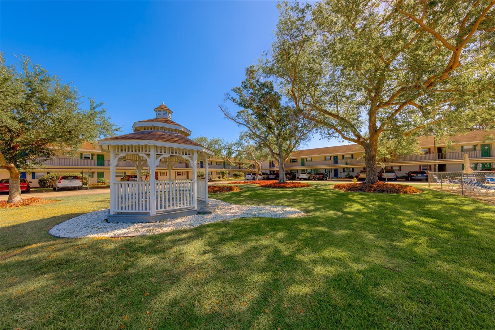 9881 113TH ST #215, SEMINOLE, FL, 33772