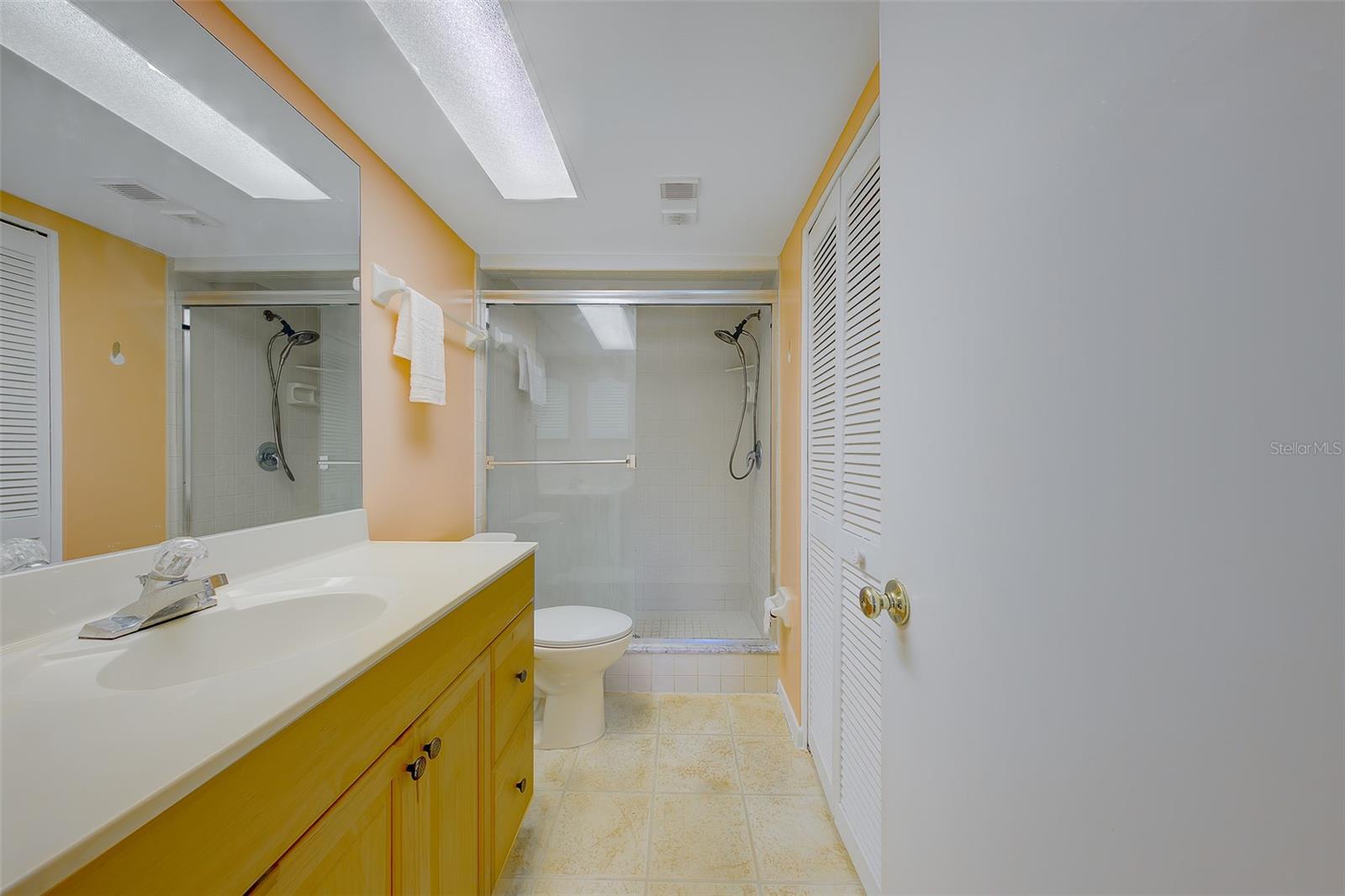 9881 113TH ST #215, SEMINOLE, FL, 33772