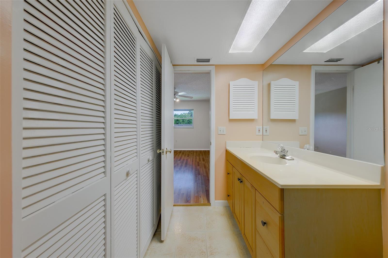 9881 113TH ST #215, SEMINOLE, FL, 33772