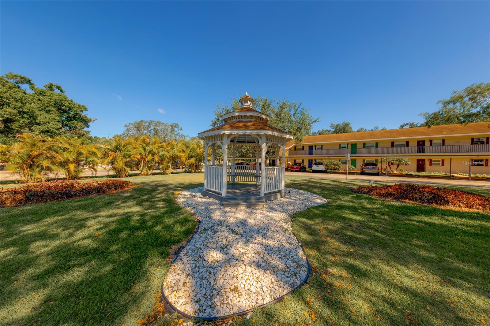 9881 113TH ST #215, SEMINOLE, FL, 33772