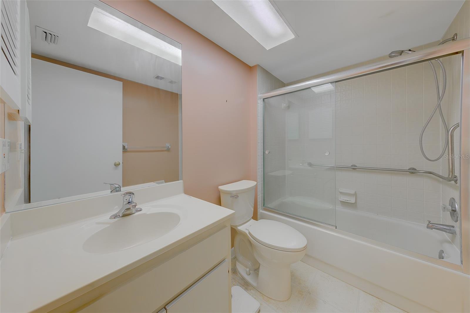 9881 113TH ST #215, SEMINOLE, FL, 33772