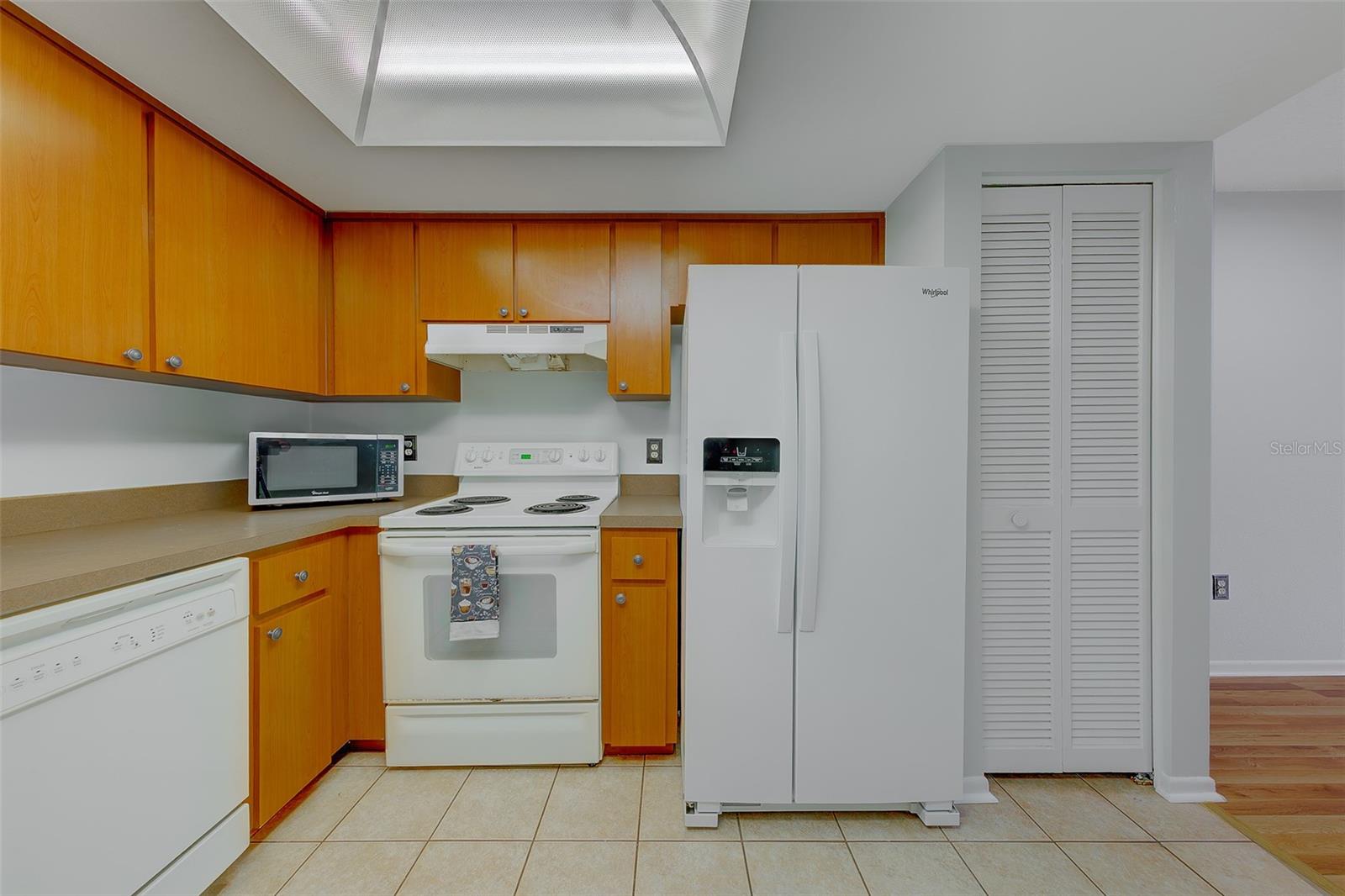 9881 113TH ST #215, SEMINOLE, FL, 33772