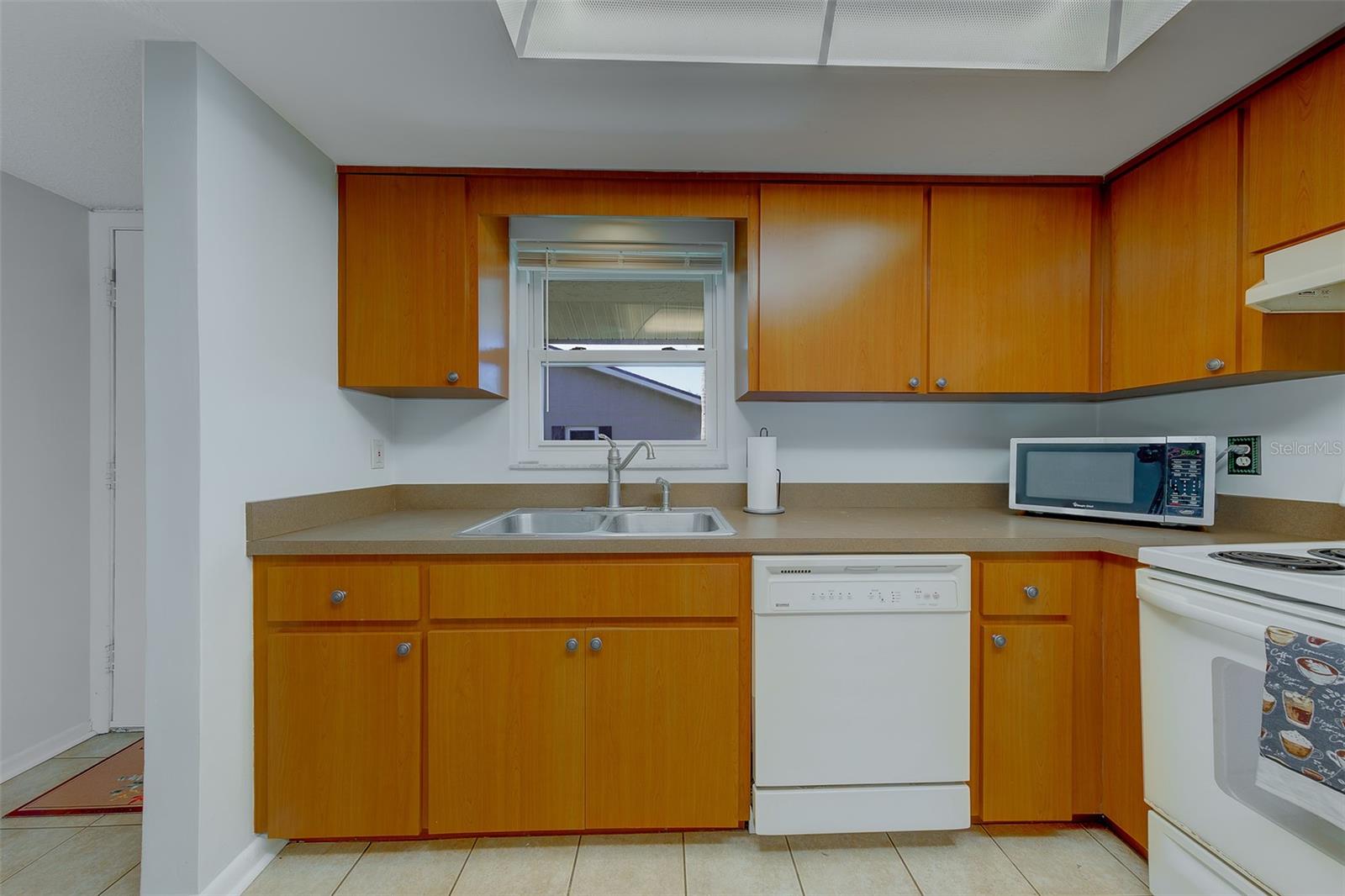 9881 113TH ST #215, SEMINOLE, FL, 33772