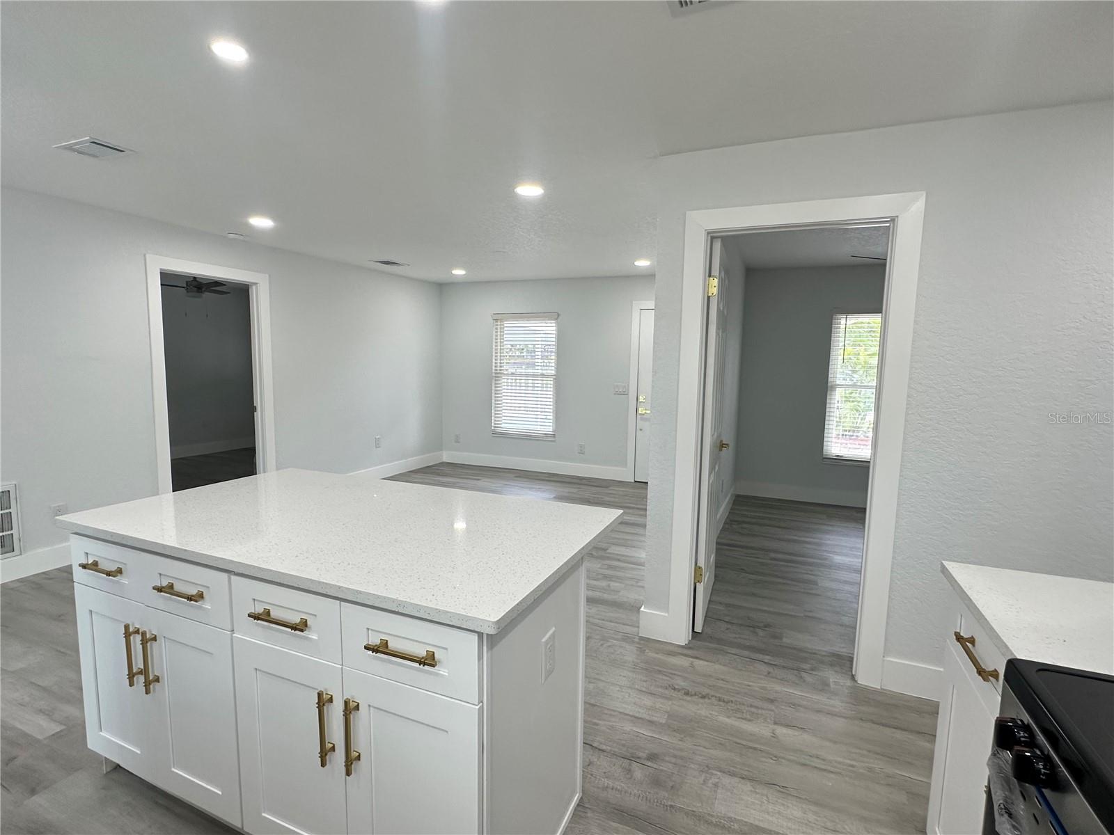 6405 S MANHATTAN AVE, TAMPA, FL, 33616