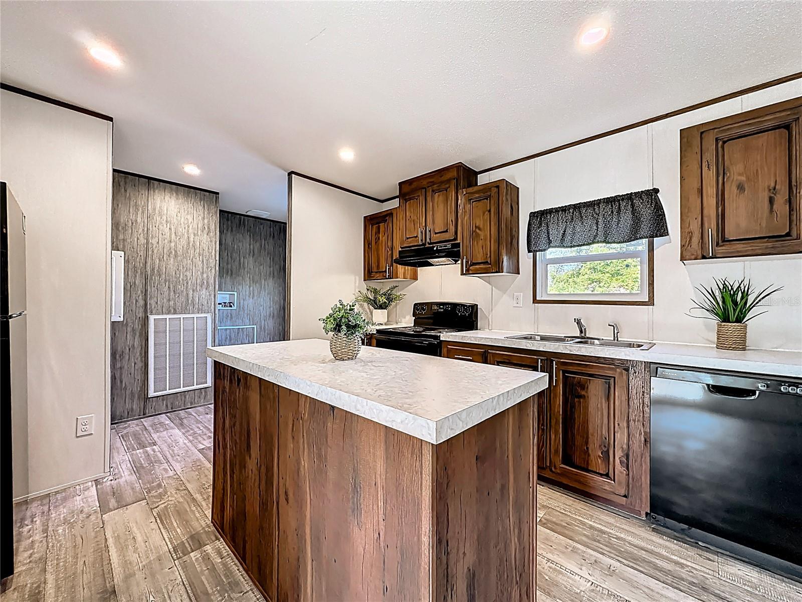 101 ORANGE TREE ST, POMONA PARK, FL, 32181