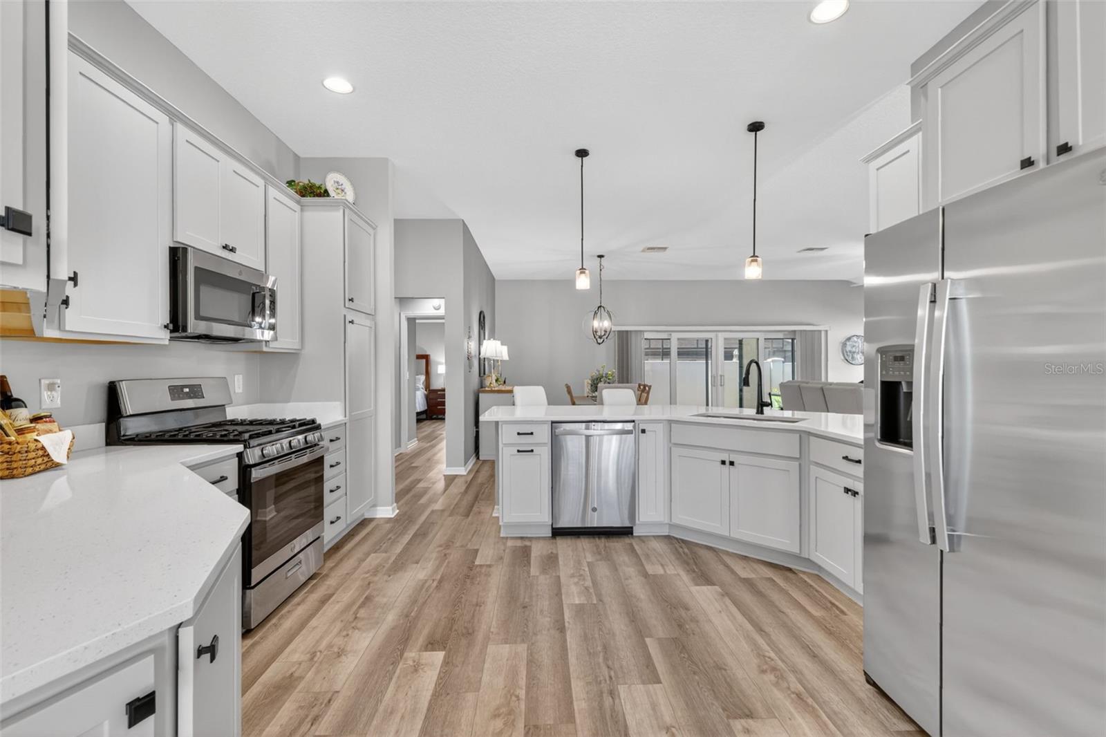 1713 ROBBINS RD, THE VILLAGES, FL, 34762