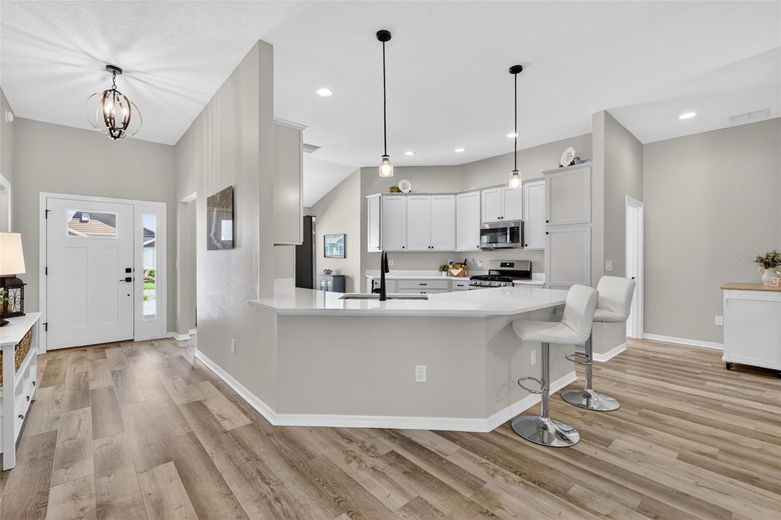 1713 ROBBINS RD, THE VILLAGES, FL, 34762