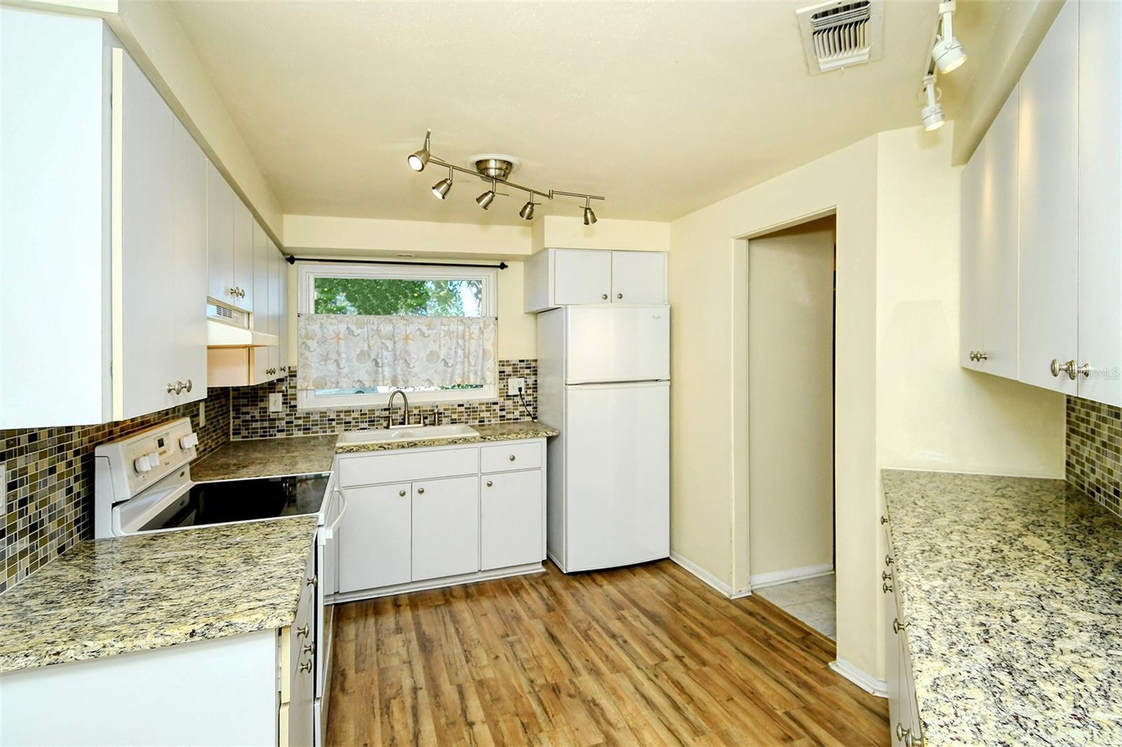 2512 POST RD, SARASOTA, FL, 34231