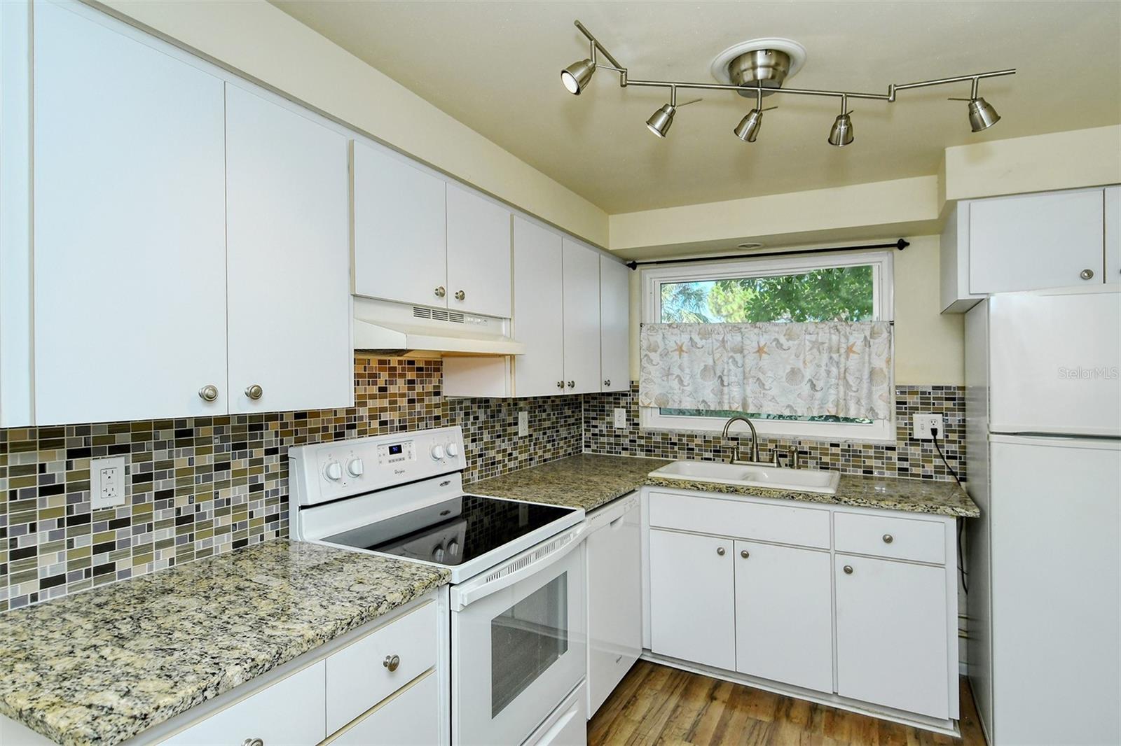 2512 POST RD, SARASOTA, FL, 34231