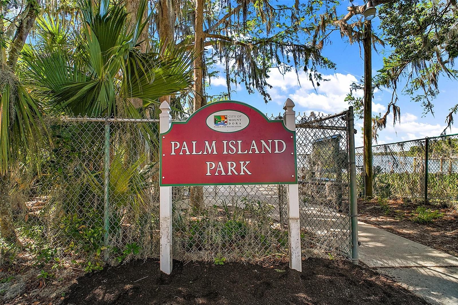 605 SANDLAKE CT, MOUNT DORA, FL, 32757