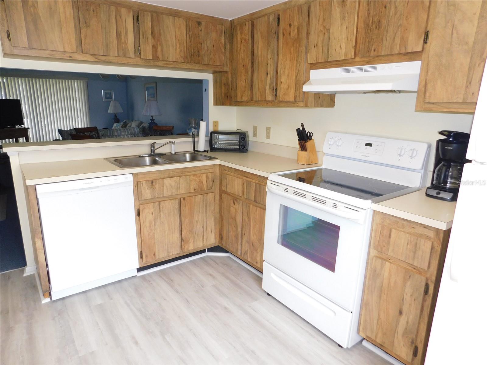 111 E CYPRESS CT #111, OLDSMAR, FL, 34677