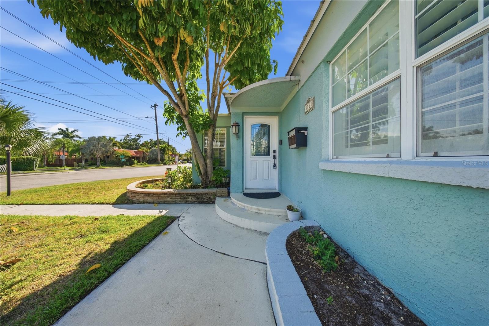 3921 W BAY TO BAY BLVD, TAMPA, FL, 33629