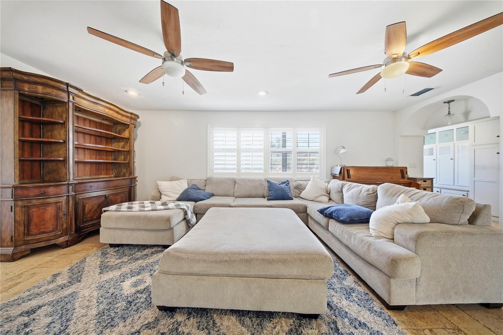 3921 W BAY TO BAY BLVD, TAMPA, FL, 33629