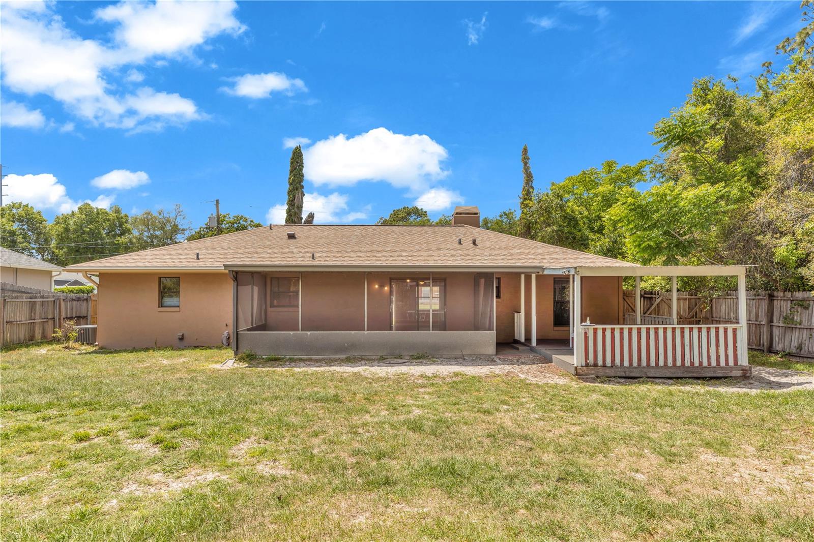 325 CHARLES AVE, ORANGE CITY, FL, 32763