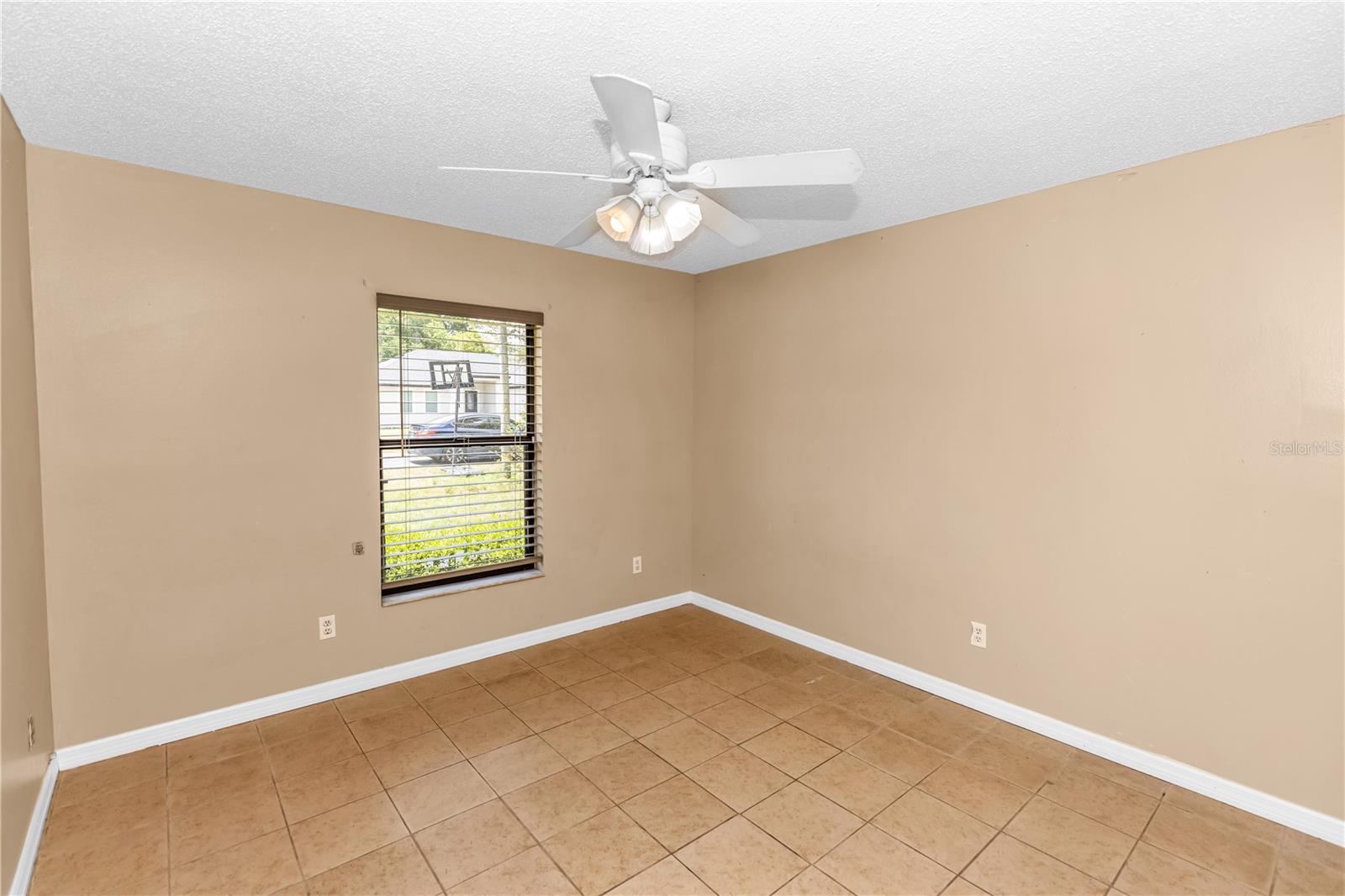 325 CHARLES AVE, ORANGE CITY, FL, 32763