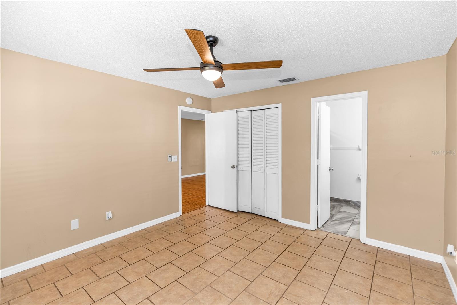 325 CHARLES AVE, ORANGE CITY, FL, 32763