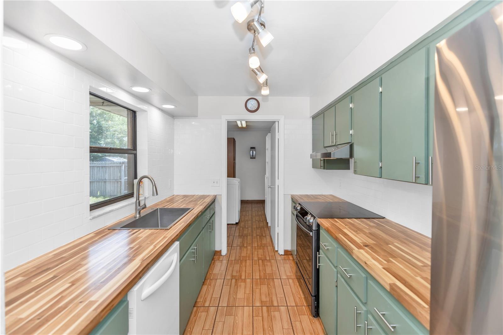 325 CHARLES AVE, ORANGE CITY, FL, 32763