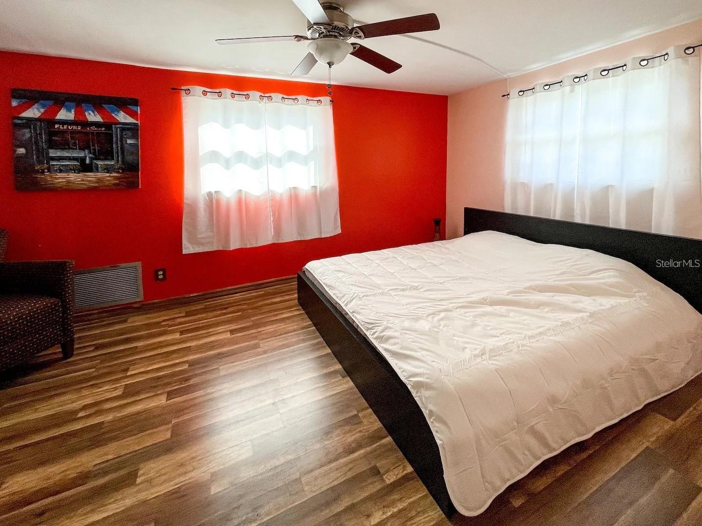 9201 86TH AVE, SEMINOLE, FL, 33777