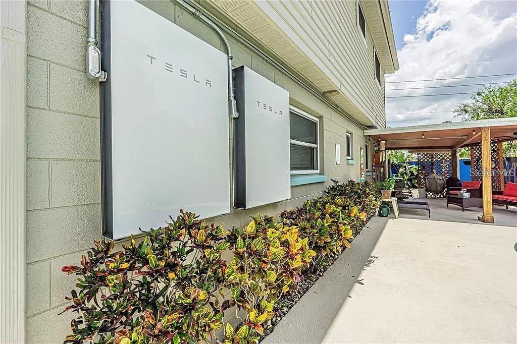 9201 86TH AVE, SEMINOLE, FL, 33777