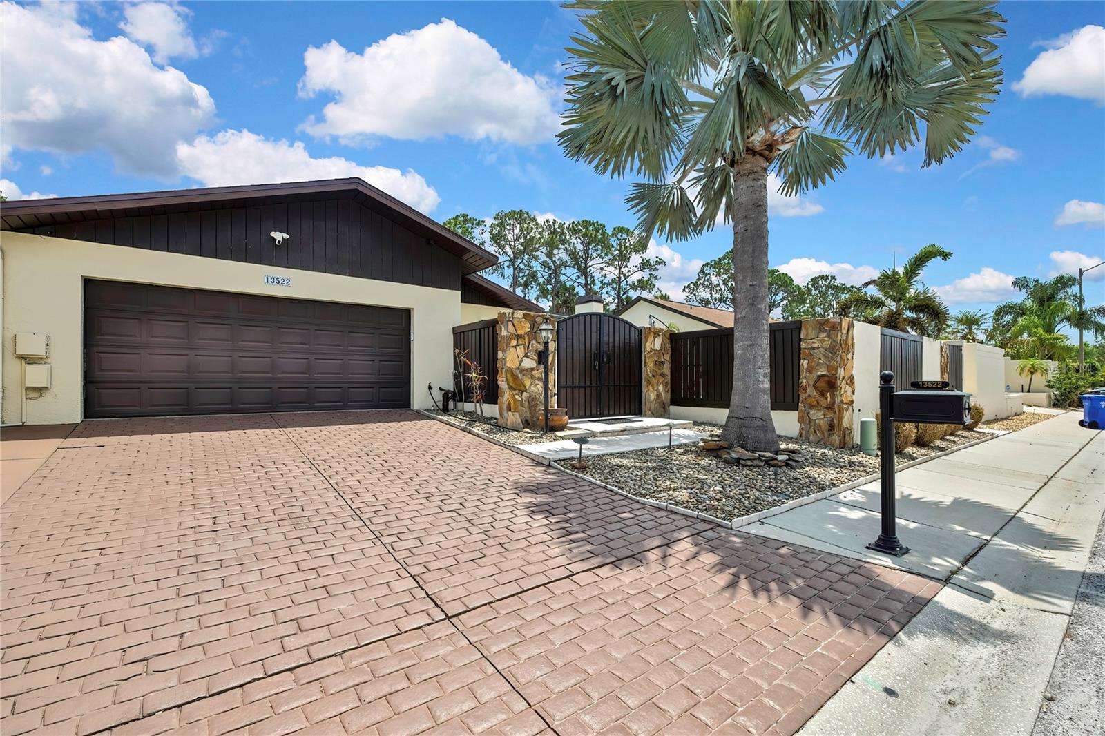 13522 AVISTA DR, TAMPA, FL, 33624