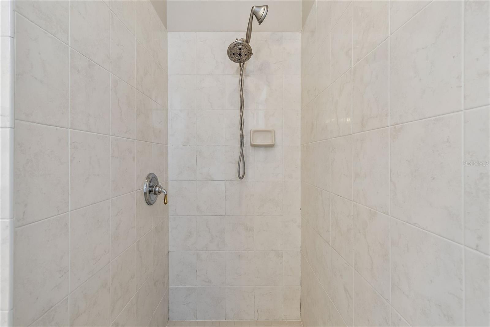 4789 WHISPERING WIND AVE, TAMPA, FL, 33614