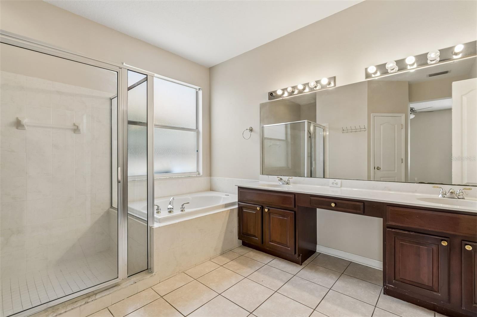 4789 WHISPERING WIND AVE, TAMPA, FL, 33614