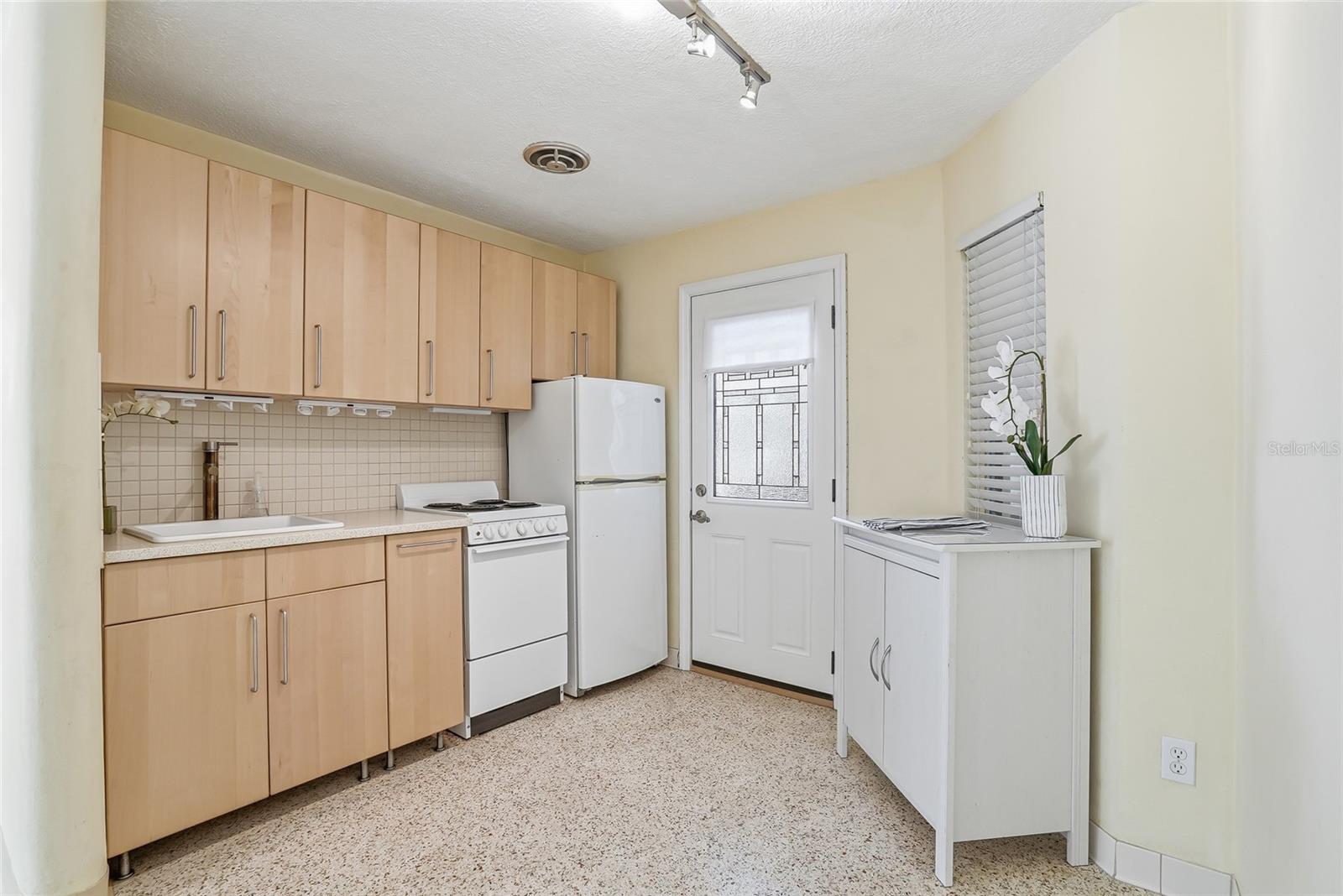 145 10TH AVE N #1, ST PETERSBURG, FL, 33701