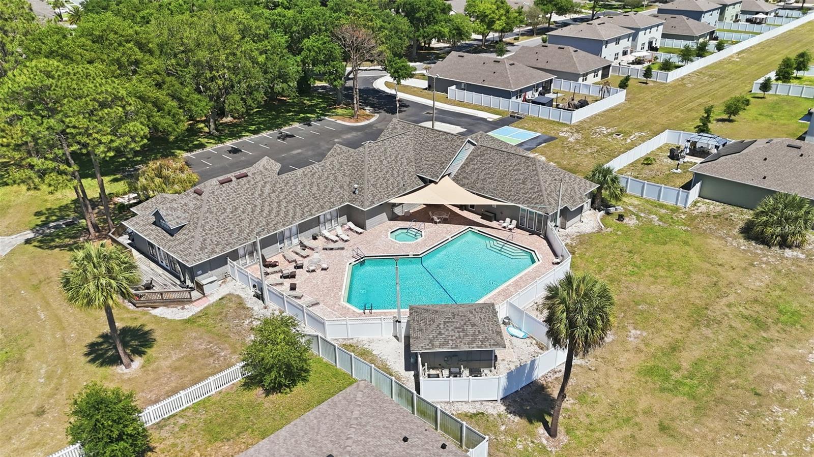 220 JUNIPER WAY, TAVARES, FL, 32778