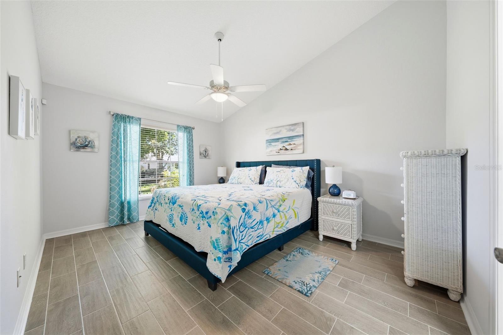 220 JUNIPER WAY, TAVARES, FL, 32778