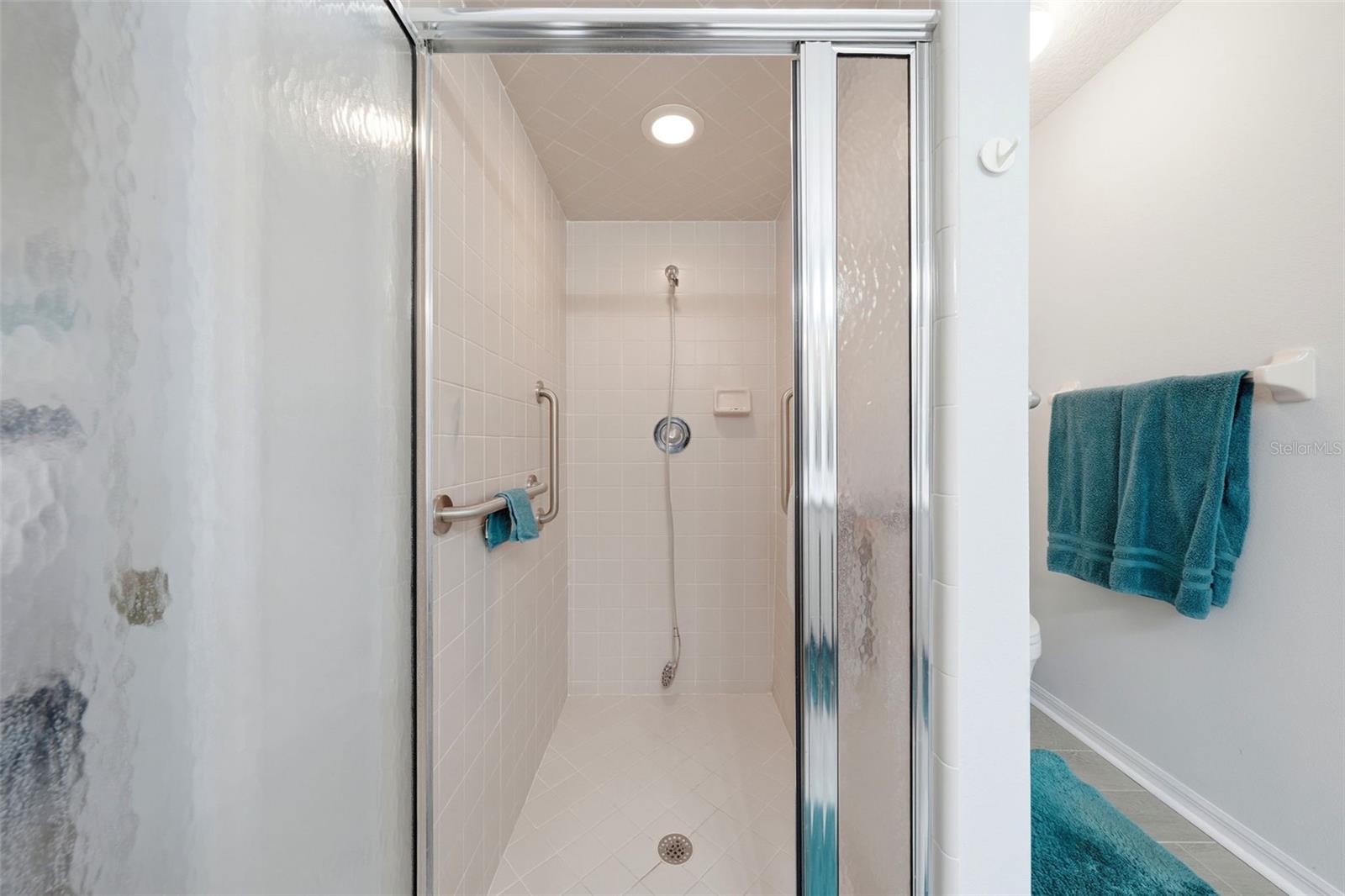 220 JUNIPER WAY, TAVARES, FL, 32778