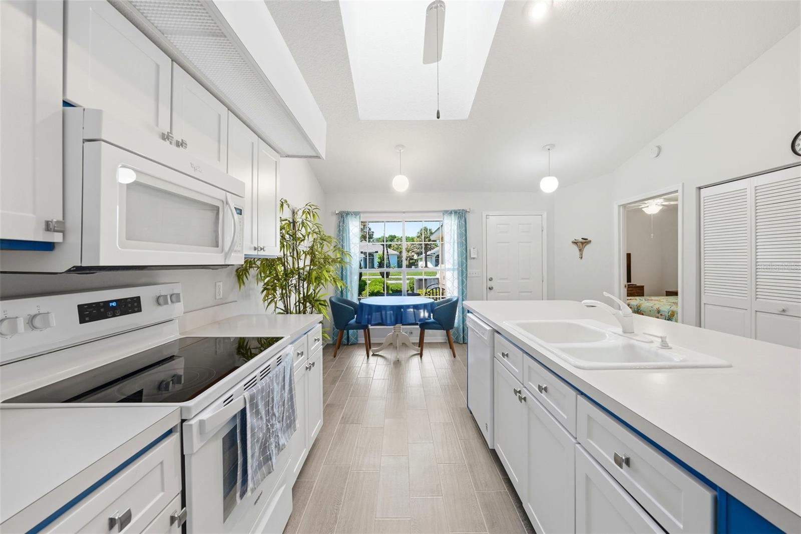 220 JUNIPER WAY, TAVARES, FL, 32778