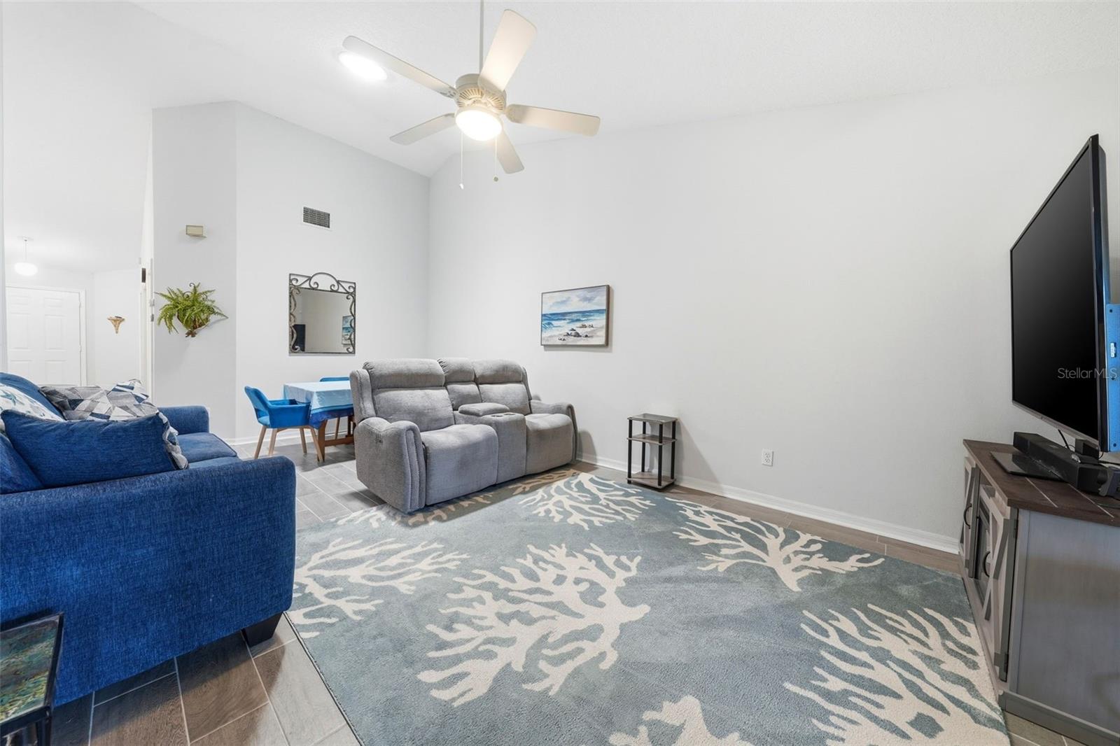 220 JUNIPER WAY, TAVARES, FL, 32778