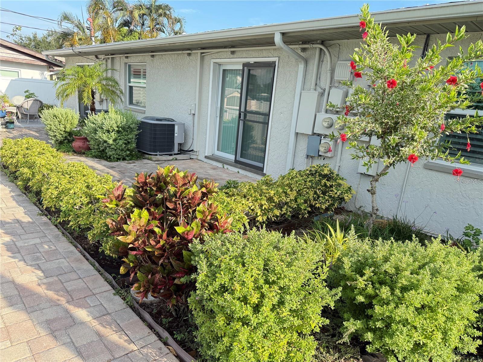 440 50TH AVE N, ST PETERSBURG, FL, 33703