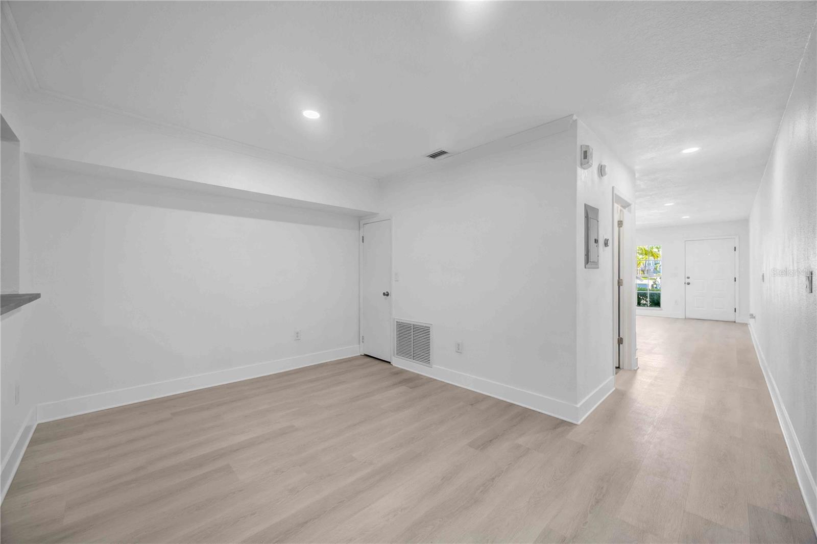 727 KENSINGTON LAKE CIR, BRANDON, FL, 33511