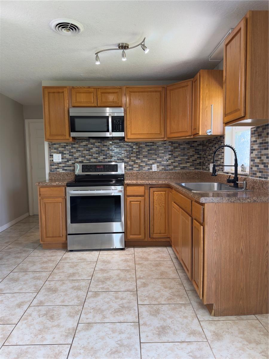 4850 LAKE SHORE DR, ST CLOUD, FL, 34772