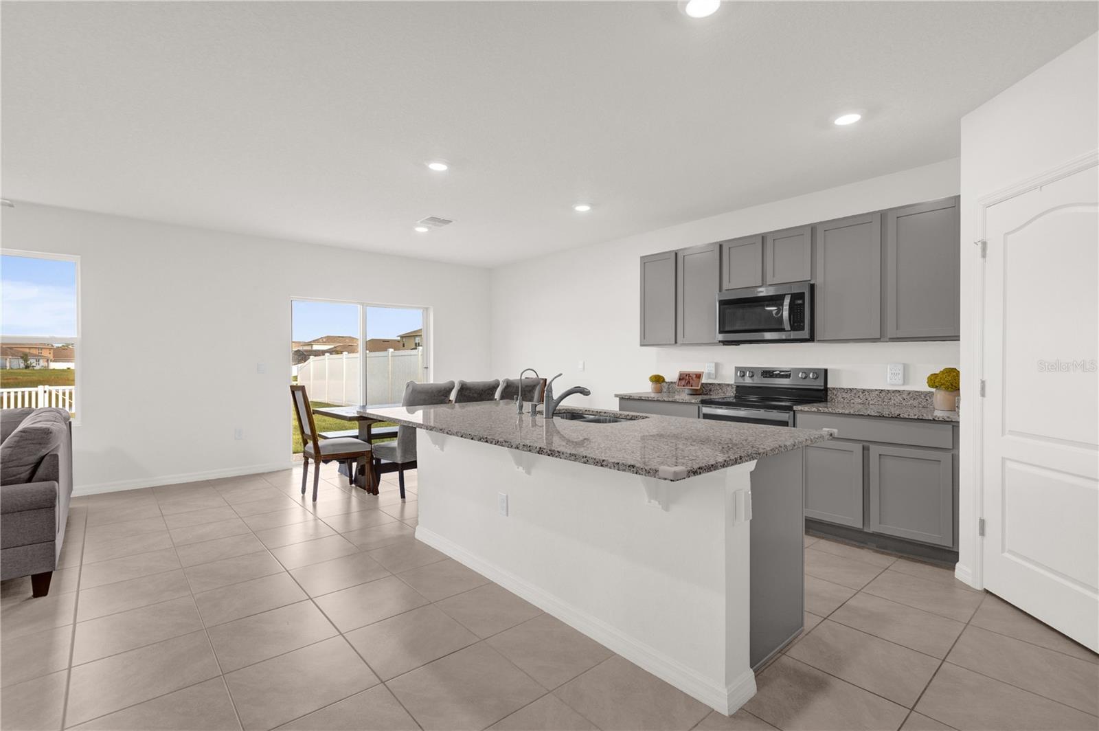 1139 AUGUST SKY DR, DELTONA, FL, 32738