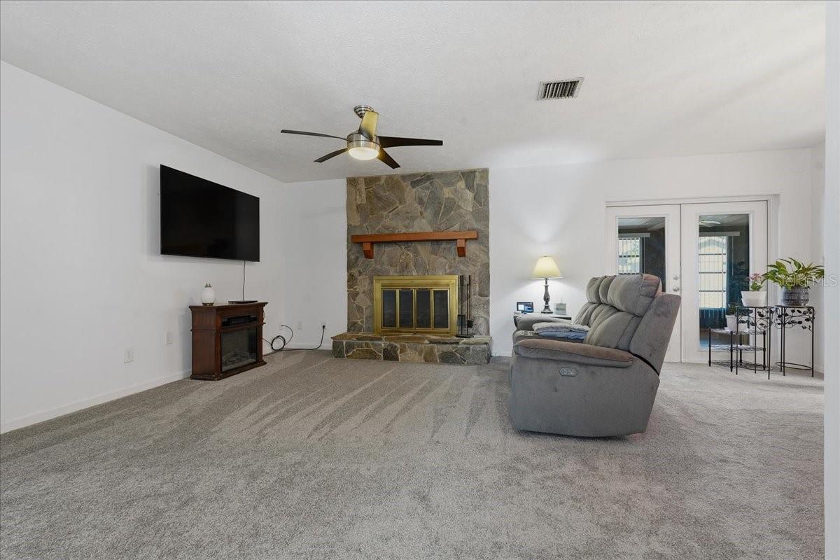 3809 PARKSIDE DR, VALRICO, FL, 33594