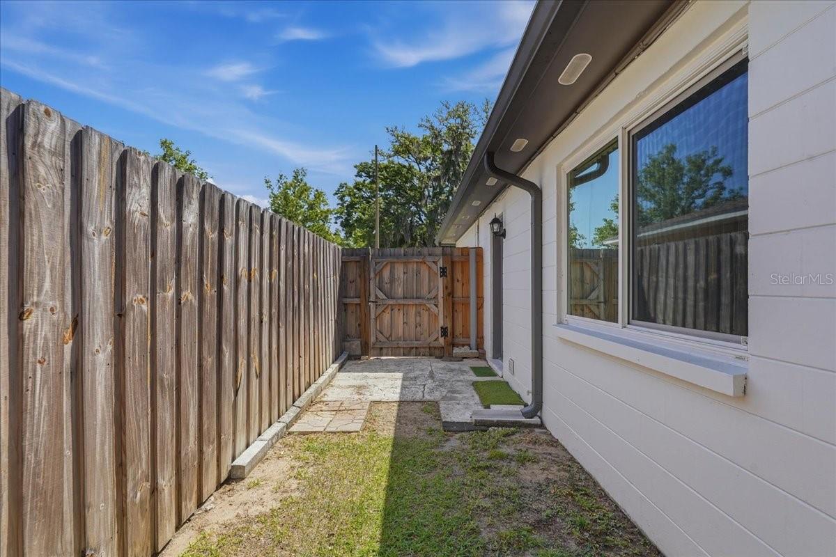 3809 PARKSIDE DR, VALRICO, FL, 33594