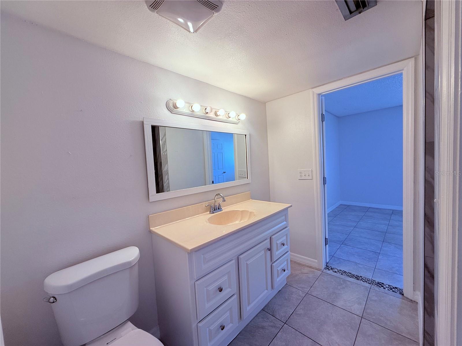 6332 NEWTOWN CIR #A4, TAMPA, FL, 33615