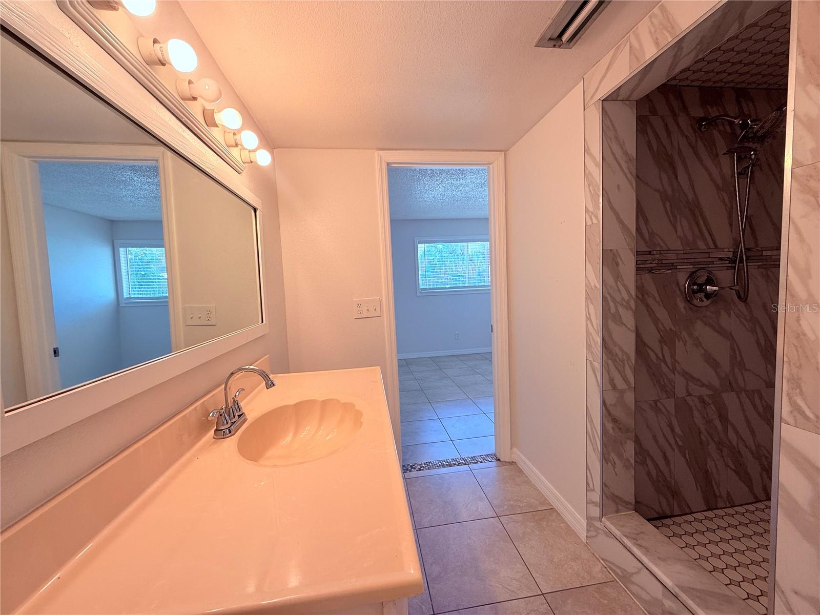 6332 NEWTOWN CIR #A4, TAMPA, FL, 33615