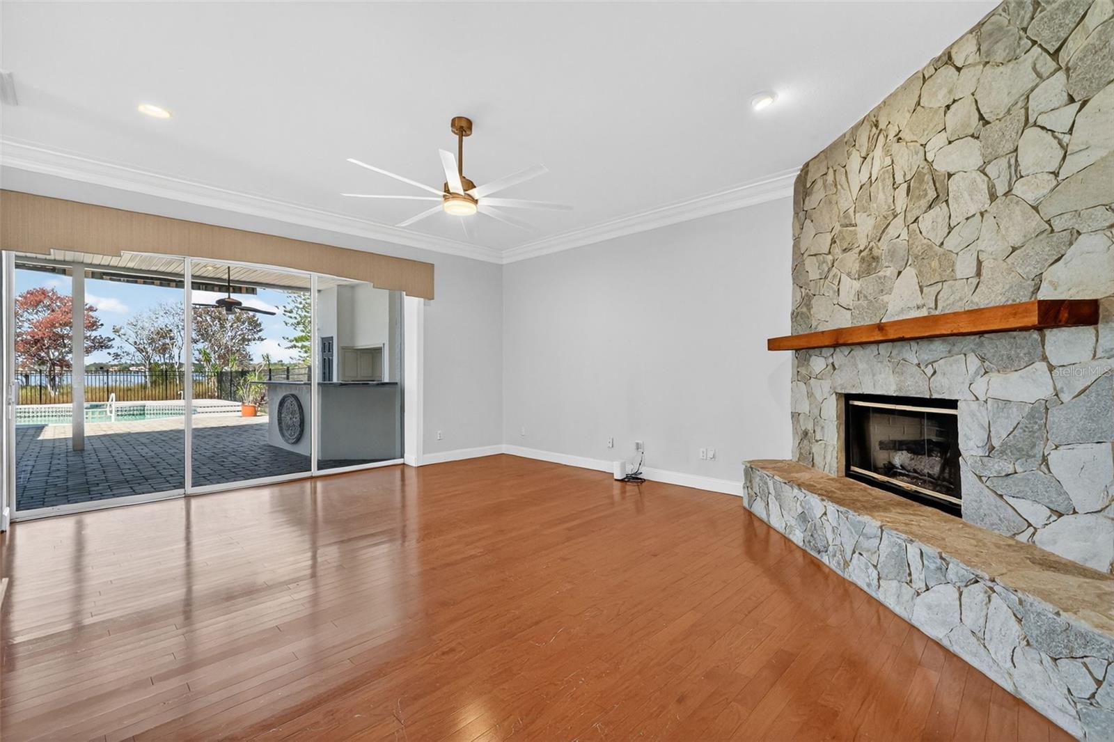 1741 EDGEWATER DR, MOUNT DORA, FL, 32757