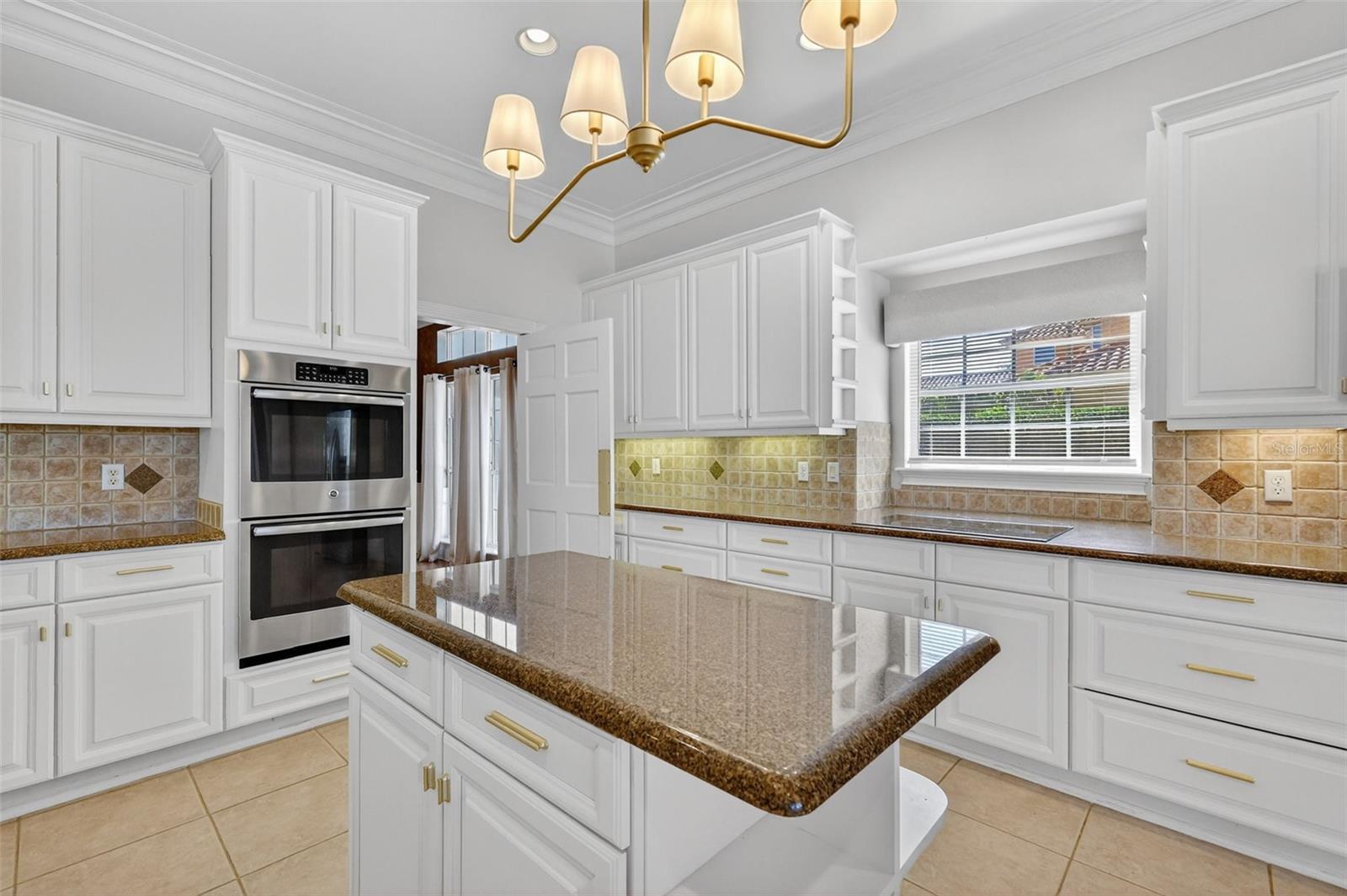 1741 EDGEWATER DR, MOUNT DORA, FL, 32757